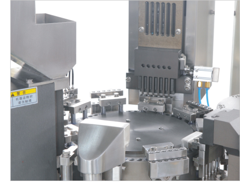 NJYF-300C Taille industrielle 3 Machine de remplissage de capsule souple